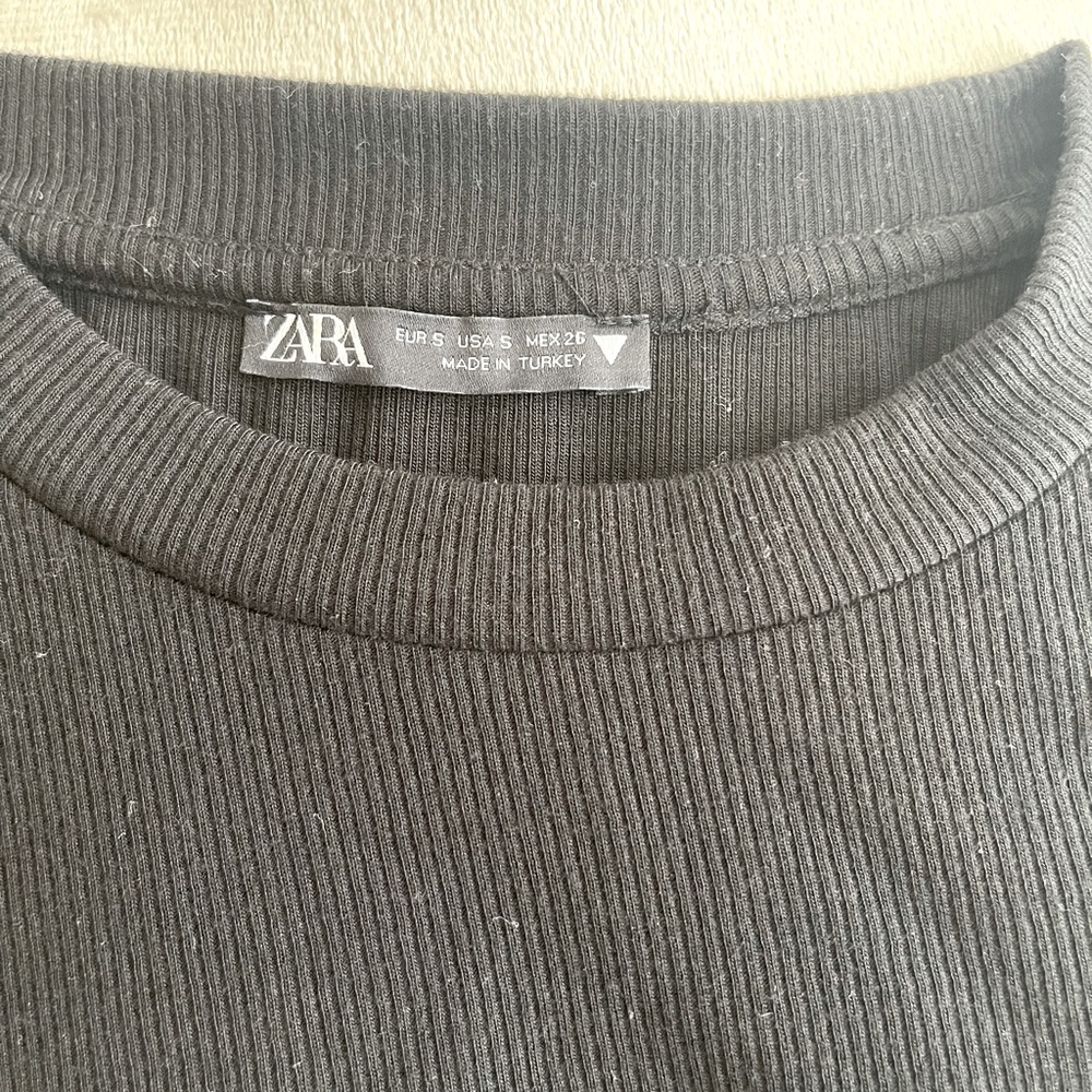 Zara Ruched Top - Picture 4 of 4